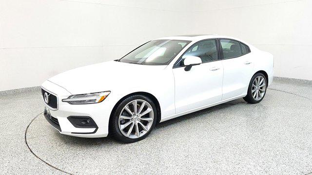 2021 Volvo S60 T6 Momentum