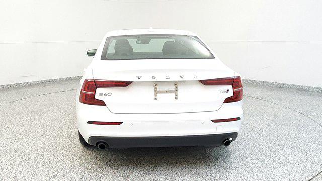 2021 Volvo S60 T6 Momentum