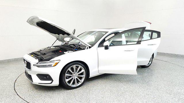 2021 Volvo S60 T6 Momentum