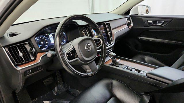 2021 Volvo S60 T6 Momentum