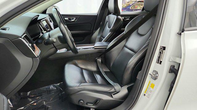 2021 Volvo S60 T6 Momentum