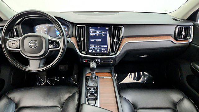 2021 Volvo S60 T6 Momentum