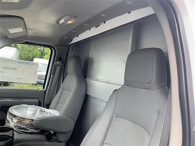 2026 Ford E-350 Cutaway E-350 SRW 138" WB