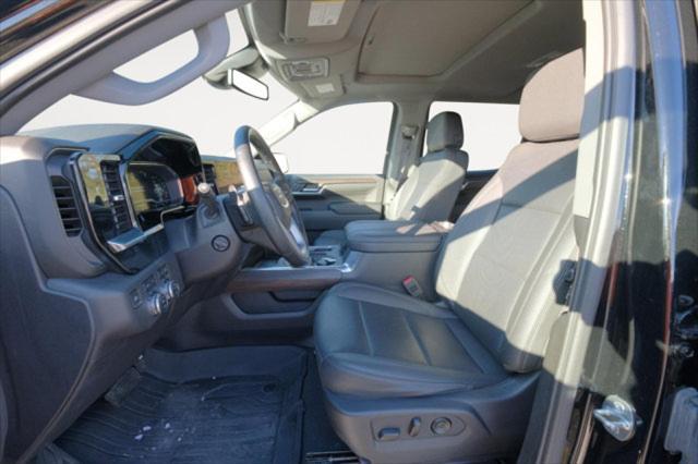 2023 GMC Sierra 1500 4WD Crew Cab Short Box SLT