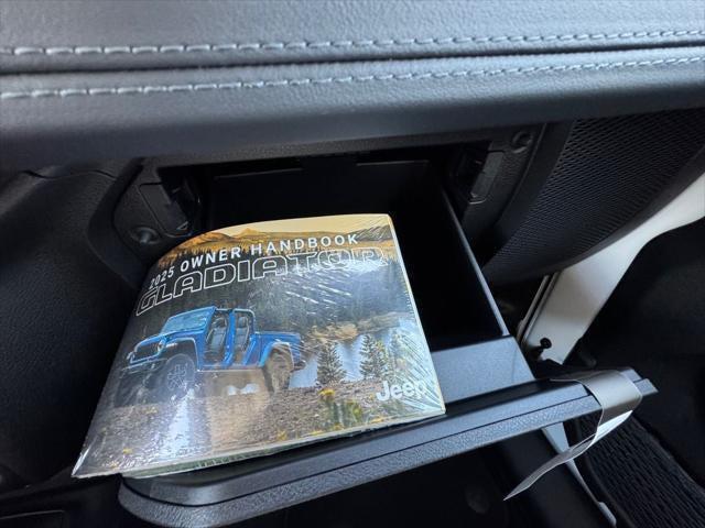 2025 Jeep Gladiator GLADIATOR HIGH TIDE 4X4 2025 Jeep Gladiator GLADIATOR HIGH TIDE 4X4