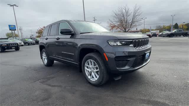 2025 Jeep Grand Cherokee GRAND CHEROKEE LAREDO X 4X4 2025 Jeep Grand Cherokee GRAND CHEROKEE LAREDO X 4X4