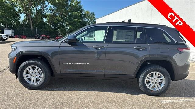 2025 Jeep Grand Cherokee GRAND CHEROKEE LAREDO 4X4