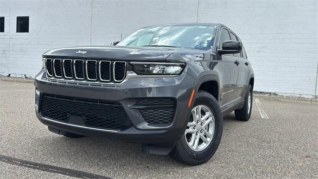 2025 Jeep Grand Cherokee GRAND CHEROKEE LAREDO 4X4