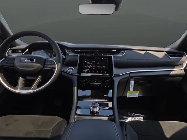 2025 Jeep Grand Cherokee Altitude X 4x4