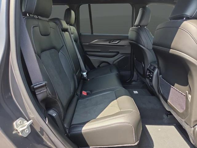 2025 Jeep Grand Cherokee Altitude X 4x4