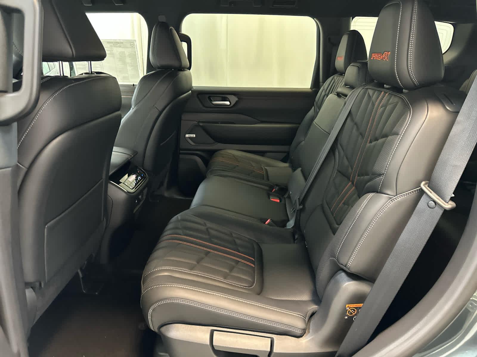 2025 Nissan Armada PRO-4X - Photo 12