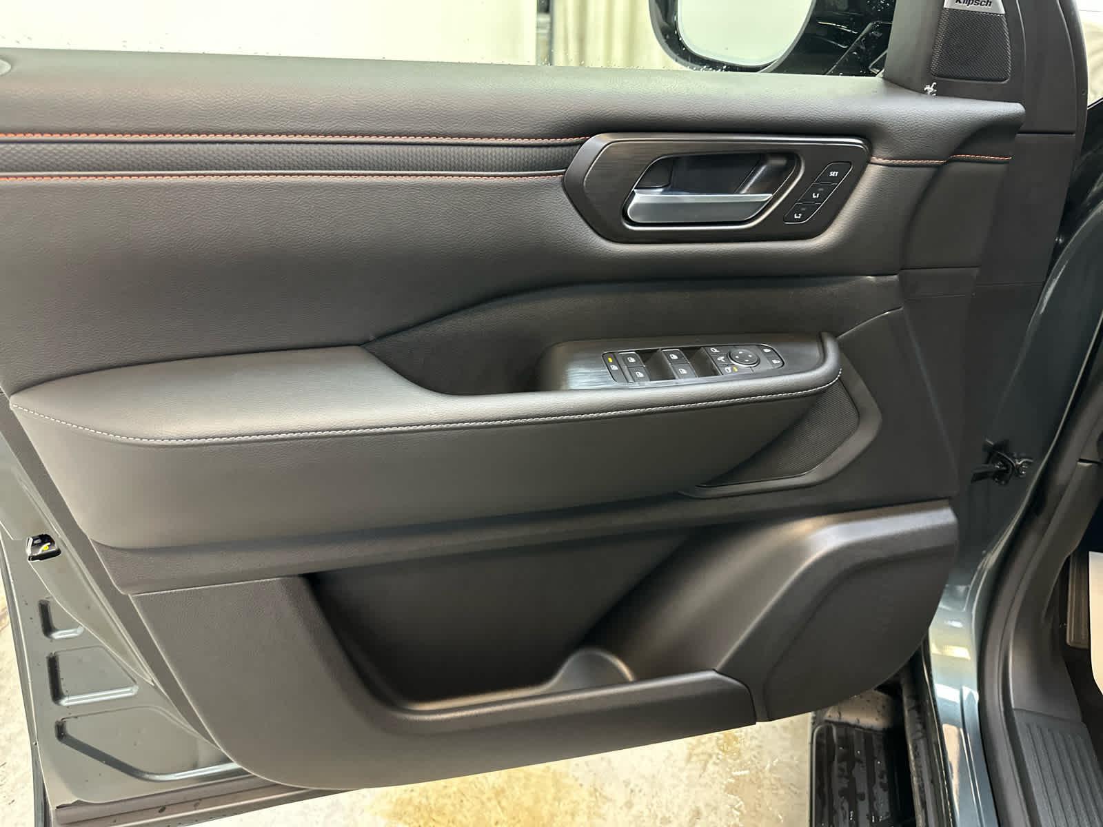 2025 Nissan Armada PRO-4X - Photo 18