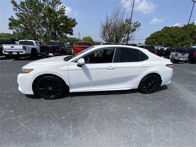 2020 Toyota Camry SE