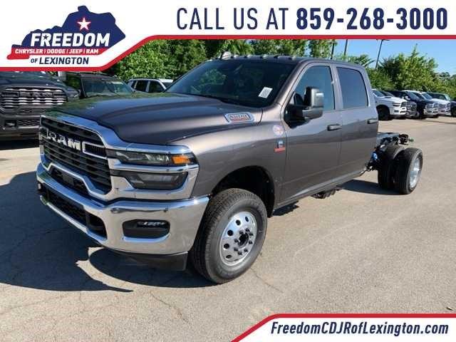 2025 RAM Ram 3500 Chassis Cab RAM 3500 TRADESMAN CREW CAB CHASSIS 4X4 60 CA