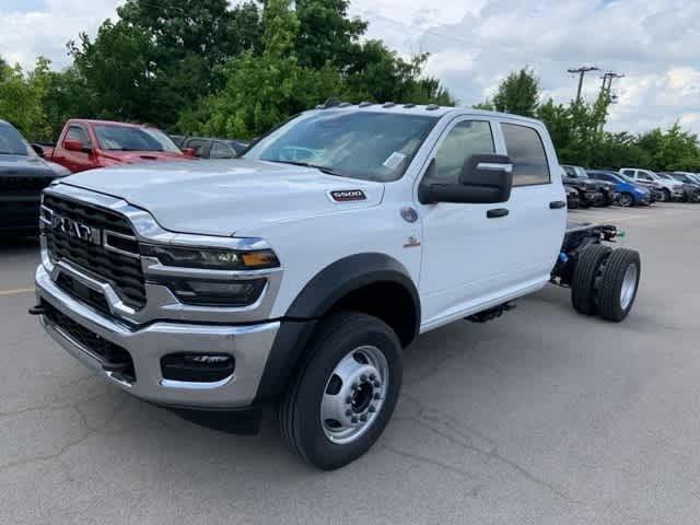 2025 RAM Ram 5500 Chassis Cab RAM 5500 TRADESMAN CHASSIS CREW CAB 4X4 60 CA