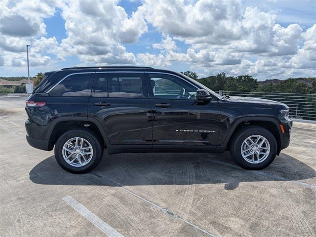 2025 Jeep Grand Cherokee GRAND CHEROKEE LAREDO X 4X2