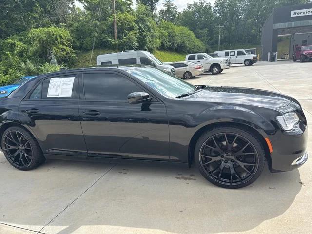 2018 Chrysler 300 Touring