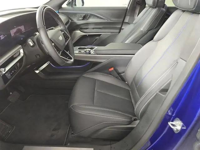 2025 Cadillac iQ Sport w/1SJ