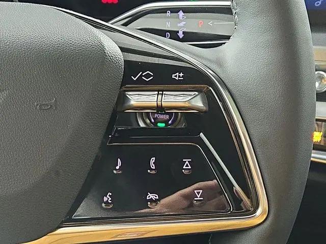 2025 Cadillac iQ Sport w/1SJ
