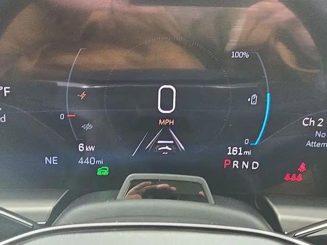 2025 Cadillac iQ Sport w/1SJ