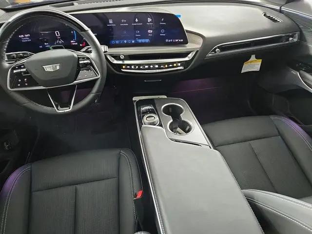 2025 Cadillac iQ Sport w/1SJ