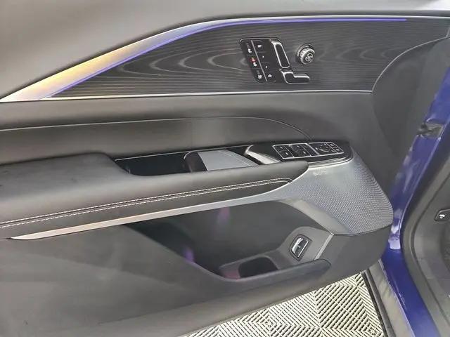 2025 Cadillac iQ Sport w/1SJ
