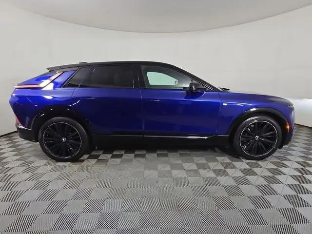 2025 Cadillac iQ Sport w/1SJ