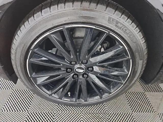 2025 Cadillac iQ Sport w/1SJ