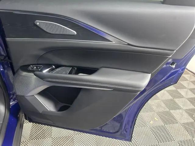 2025 Cadillac iQ Sport w/1SJ