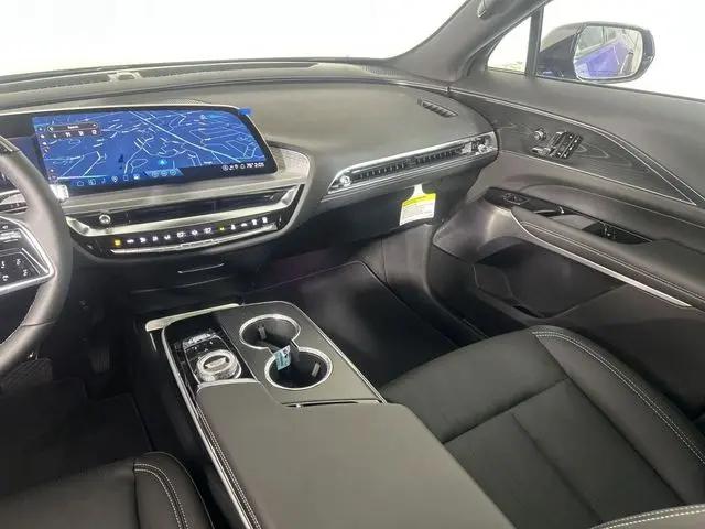2025 Cadillac iQ Sport w/1SJ