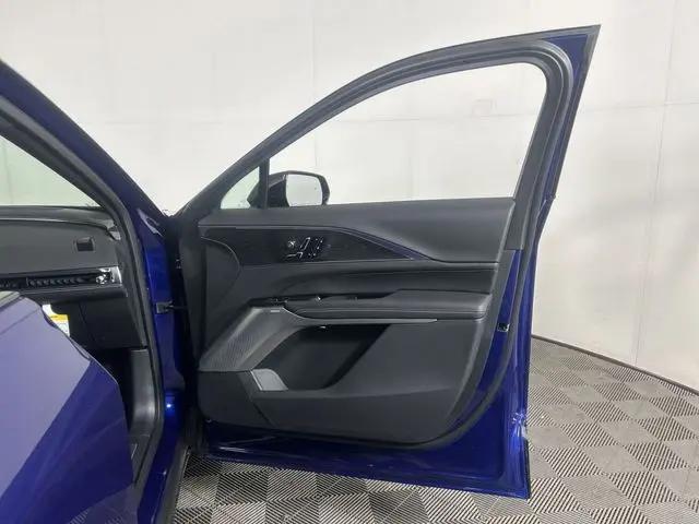 2025 Cadillac iQ Sport w/1SJ