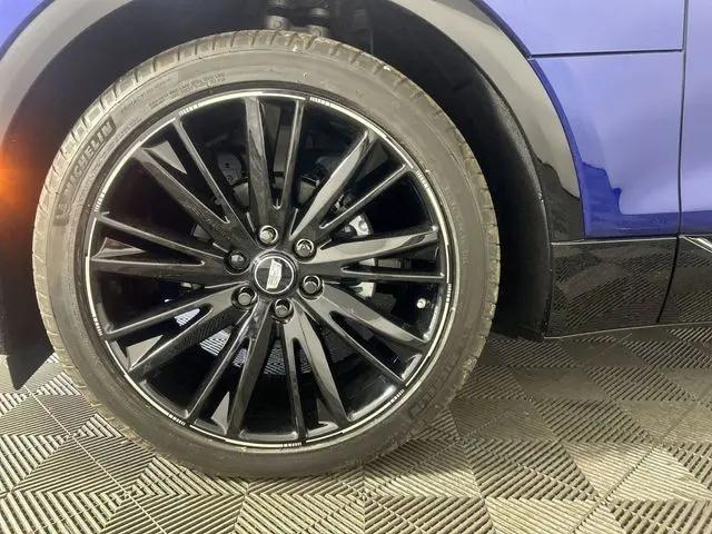 2025 Cadillac iQ Sport w/1SJ