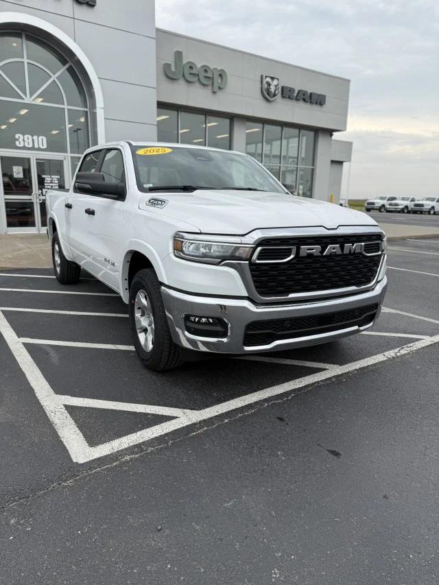 2025 RAM Ram 1500 RAM 1500 BIG HORN CREW CAB 4X4 57 BOX