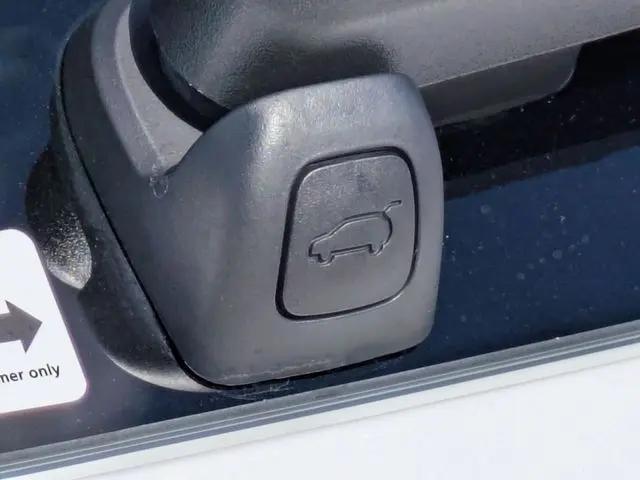 2025 Genesis GV80 2.5T Select AWD