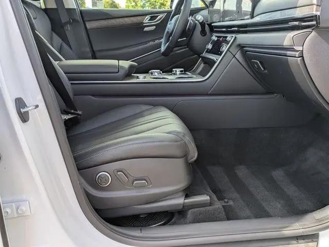 2025 Genesis GV80 2.5T Select AWD