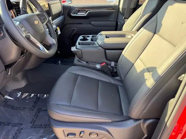 2025 Chevrolet Silverado 1500 4WD Crew Cab Standard Bed LT