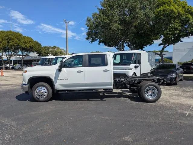2025 Chevrolet Silverado 3500HD 4WD Crew Cab Long Bed LT