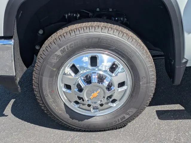 2025 Chevrolet Silverado 3500HD 4WD Crew Cab Long Bed LT