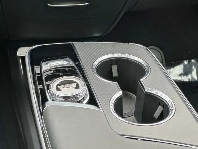 2025 Cadillac iQ Sport w/1SF