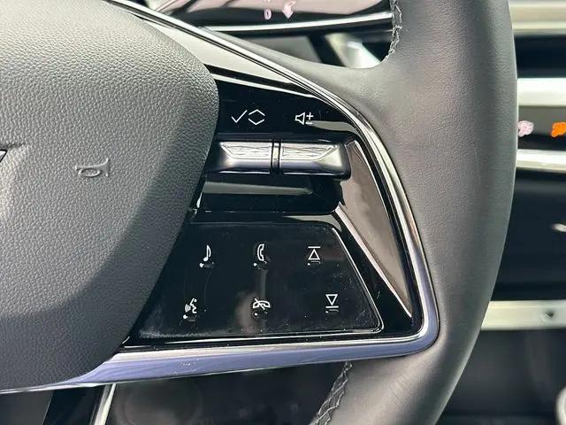 2025 Cadillac iQ Sport w/1SF