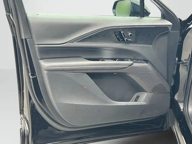 2025 Cadillac iQ Sport w/1SF