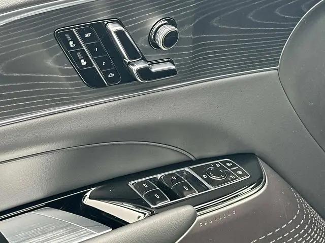 2025 Cadillac iQ Sport w/1SF