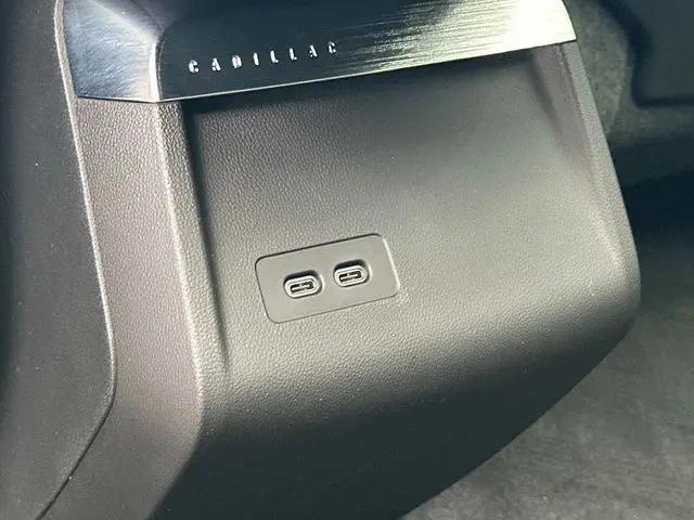 2025 Cadillac iQ Sport w/1SF