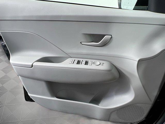 2025 Hyundai Kona SEL Convenience - Photo 19