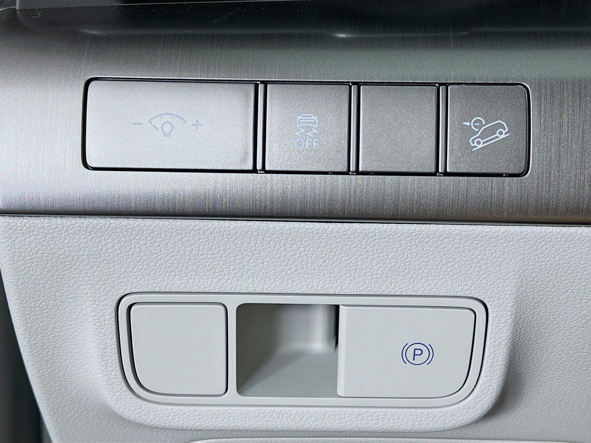 2025 Hyundai Kona SEL Convenience - Photo 13