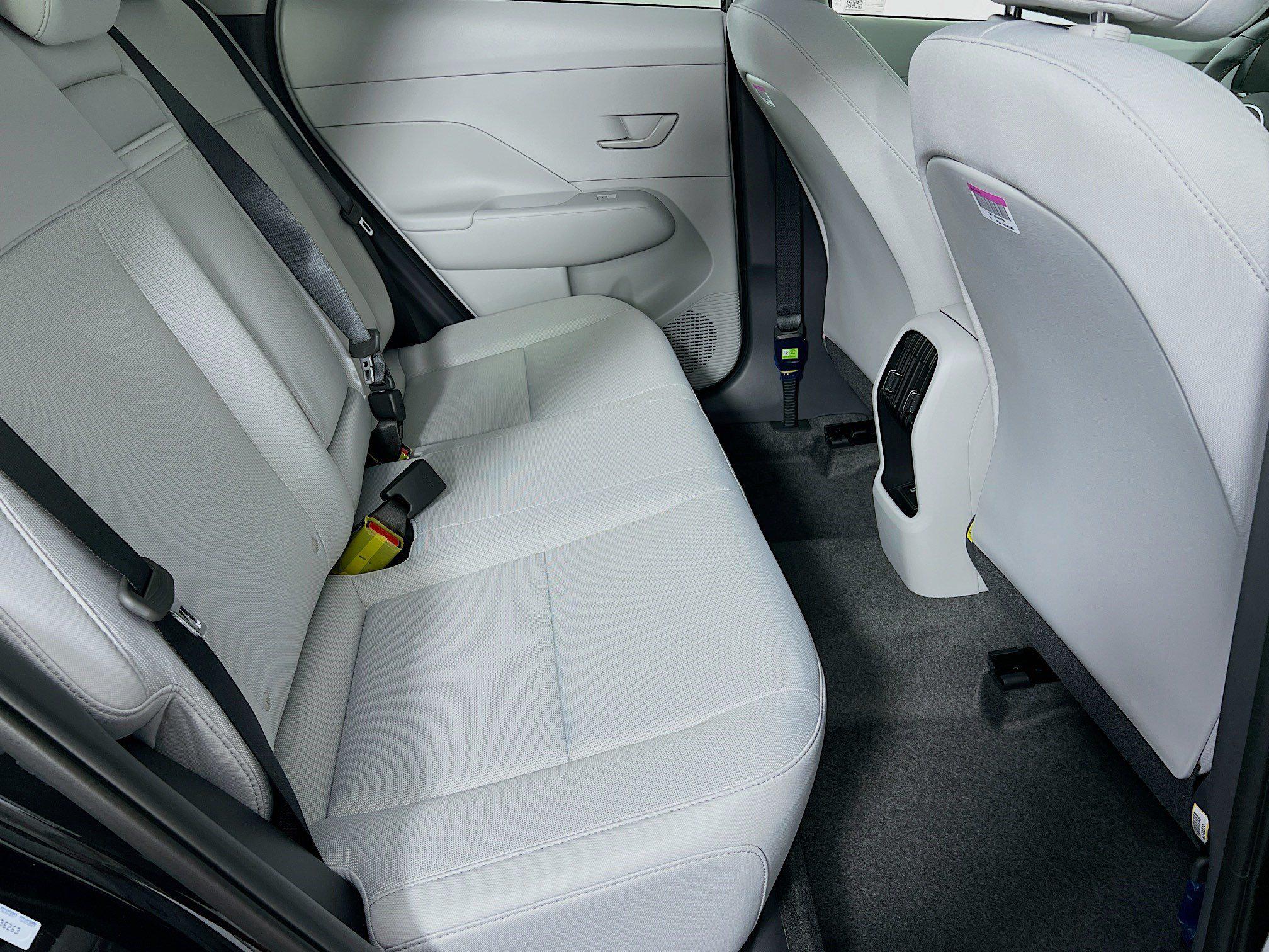 2025 Hyundai Kona SEL Convenience - Photo 23