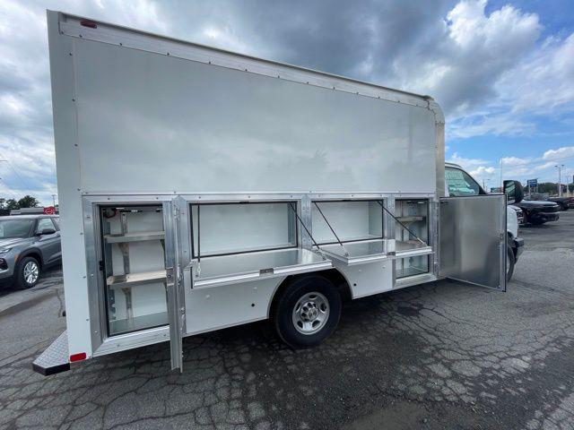 2025 Chevrolet Express Cutaway Work Van