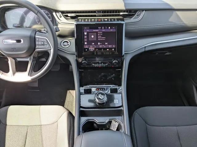 2025 Jeep Grand Cherokee L Laredo X 4x2