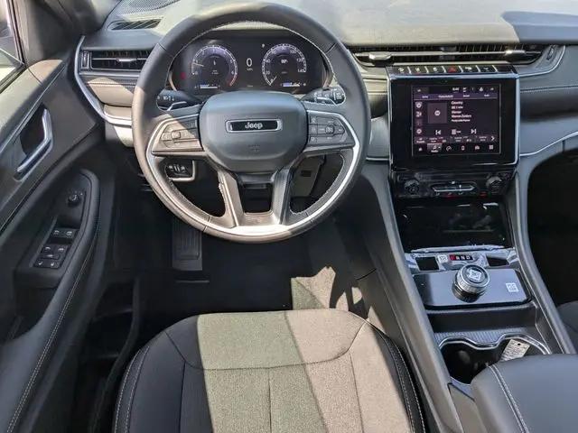 2025 Jeep Grand Cherokee L Laredo X 4x2