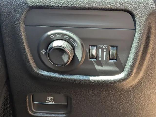 2025 Jeep Grand Cherokee L Laredo X 4x2